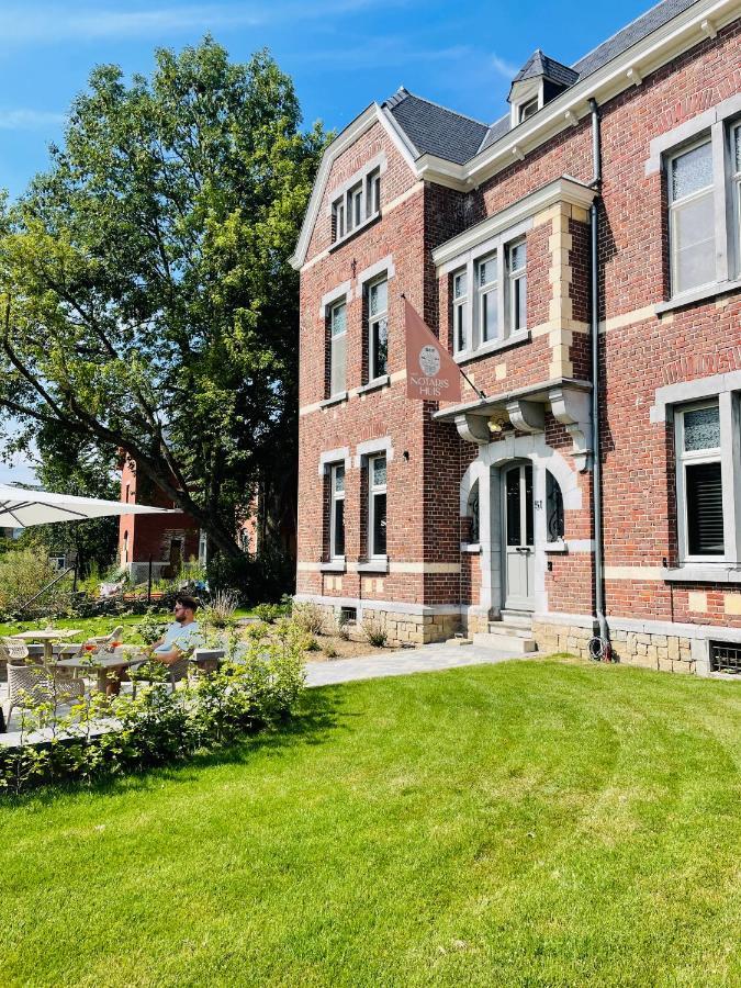 B&B Het Notarishuis - Authentiek Verblijf Nabij Maastricht Voeren Exterior photo