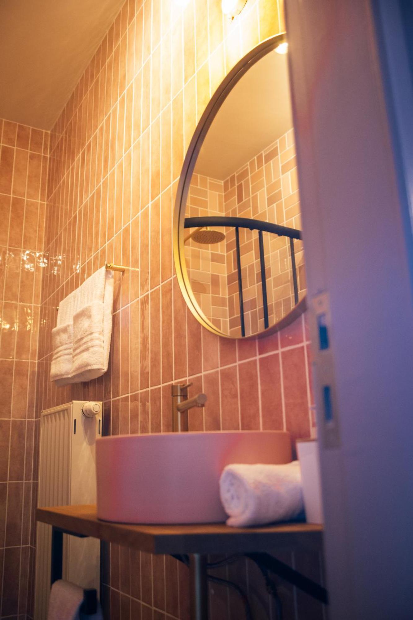 B&B Het Notarishuis - Authentiek Verblijf Nabij Maastricht Voeren Exterior photo
