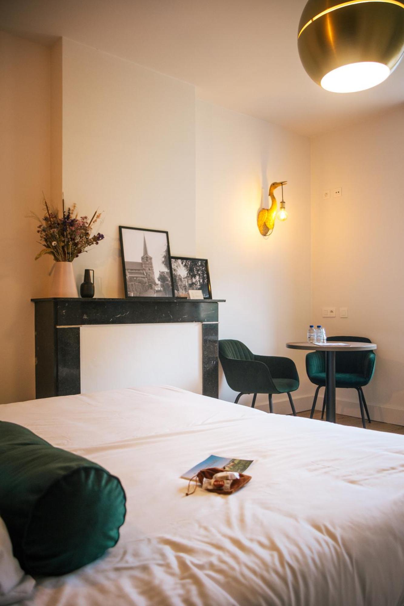 B&B Het Notarishuis - Authentiek Verblijf Nabij Maastricht Voeren Exterior photo