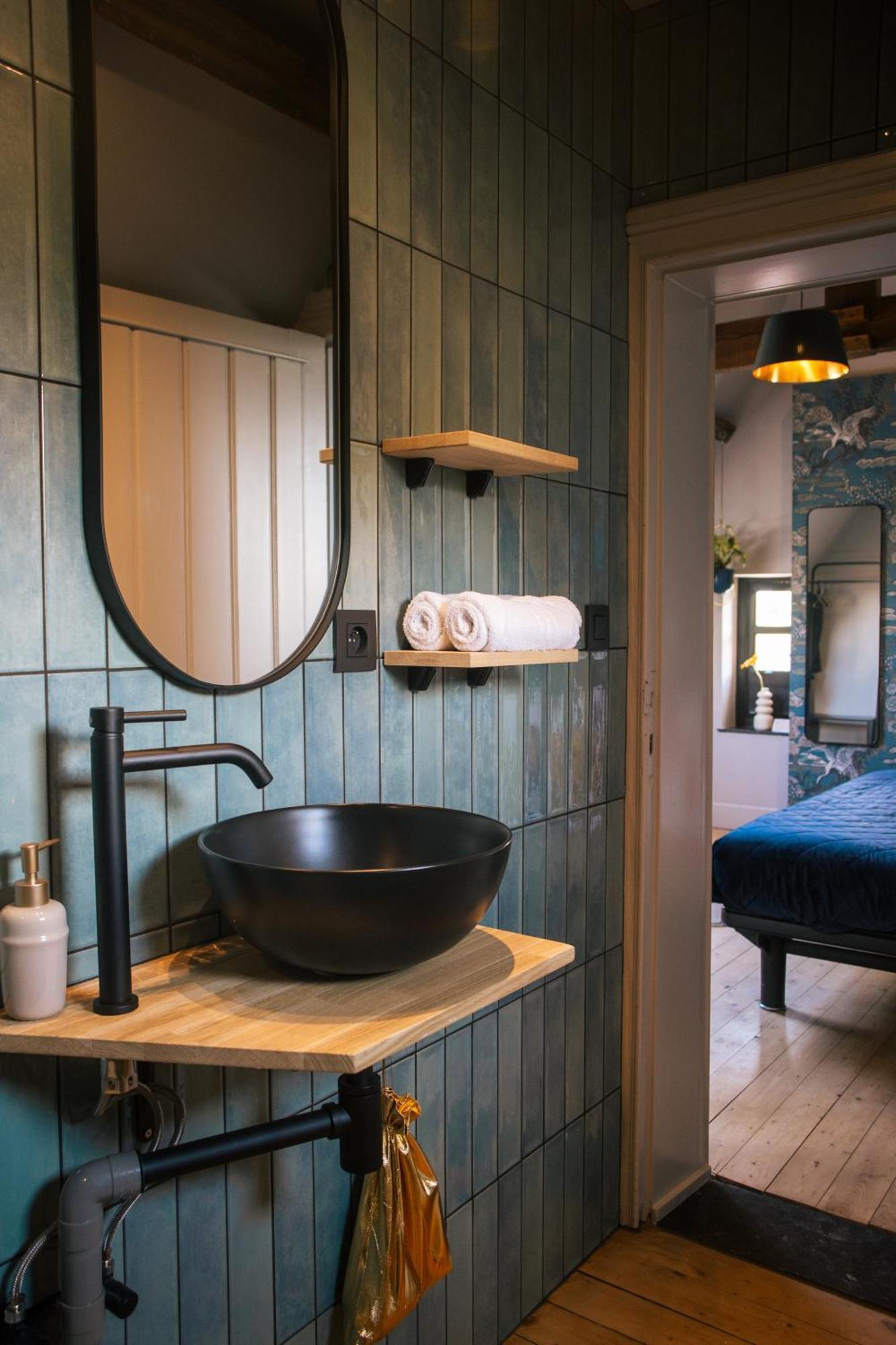 B&B Het Notarishuis - Authentiek Verblijf Nabij Maastricht Voeren Exterior photo
