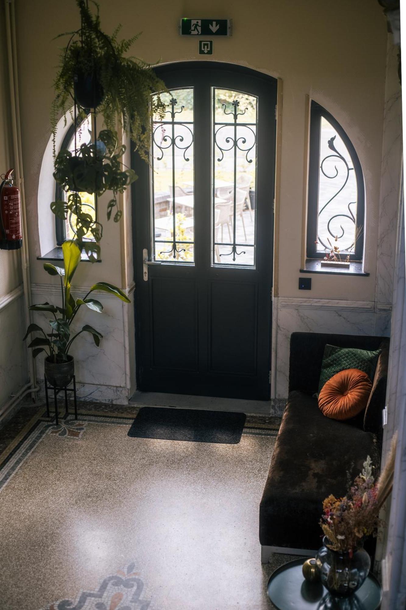 B&B Het Notarishuis - Authentiek Verblijf Nabij Maastricht Voeren Exterior photo