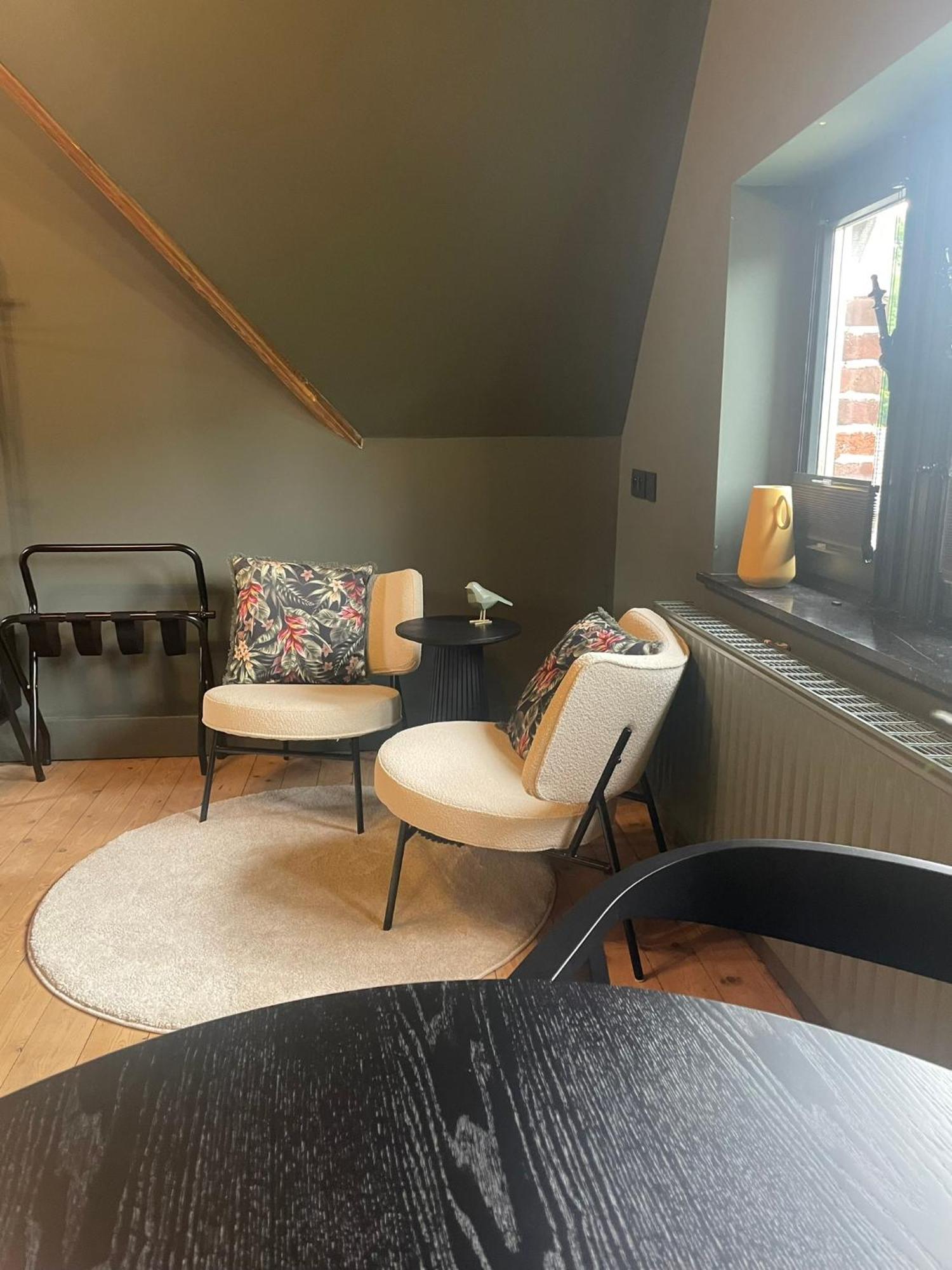 B&B Het Notarishuis - Authentiek Verblijf Nabij Maastricht Voeren Exterior photo